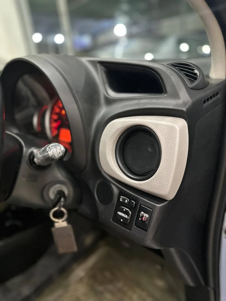 TOYOTA VITZ 1.0 (AUTOMATIC) - photo 5