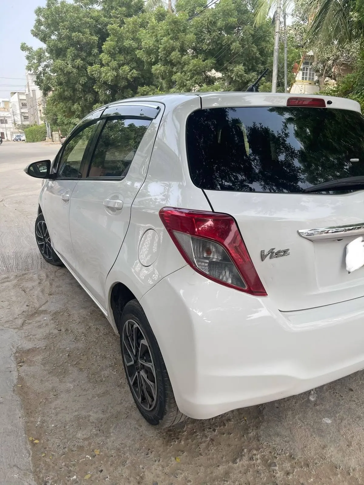 Toyota Vitz 2013 for sale - photo 2