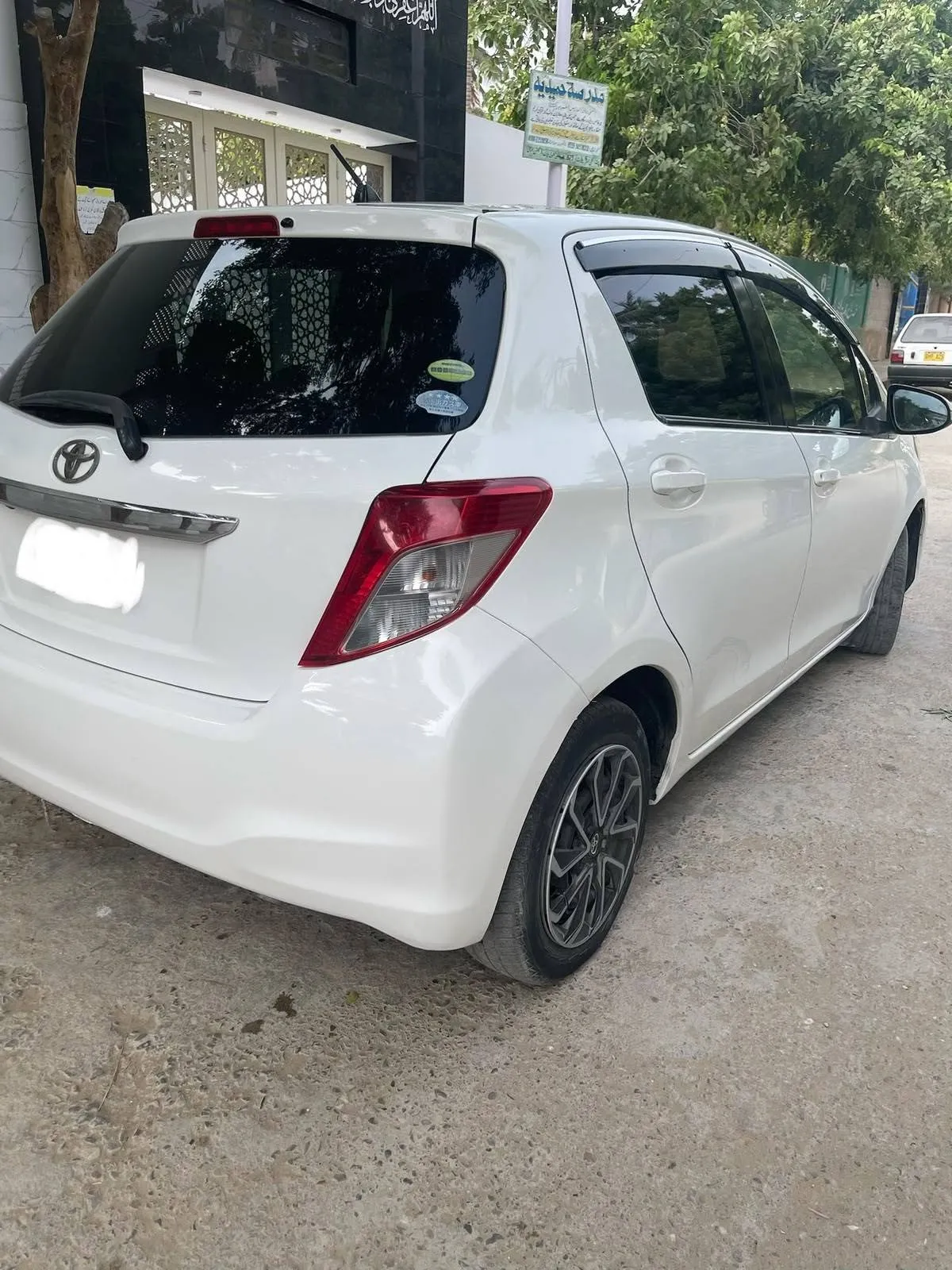 Toyota Vitz 2013 for sale - photo 3