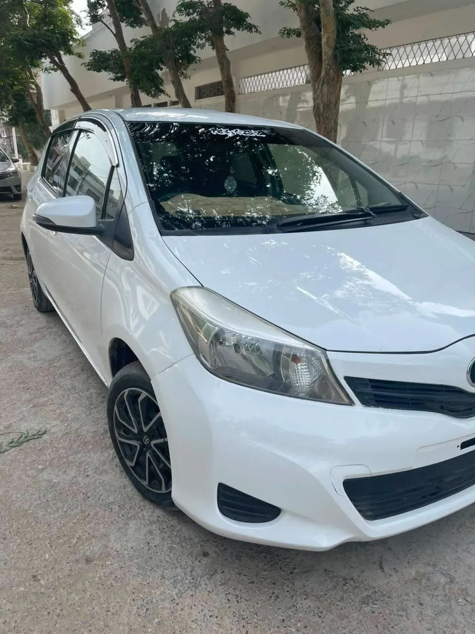 Toyota Vitz 2013 for sale - photo 4