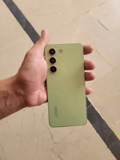 Vivo Y100 For Sale in Gulistan-e-Jauhar | Karachi Ads