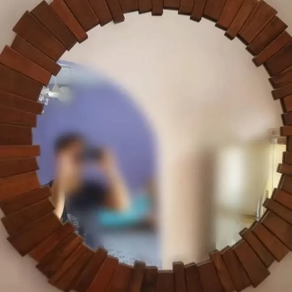 Wall mirror in round shape. - photo 3