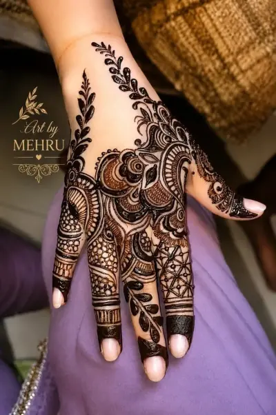 We provide the best mehndi services in karachi