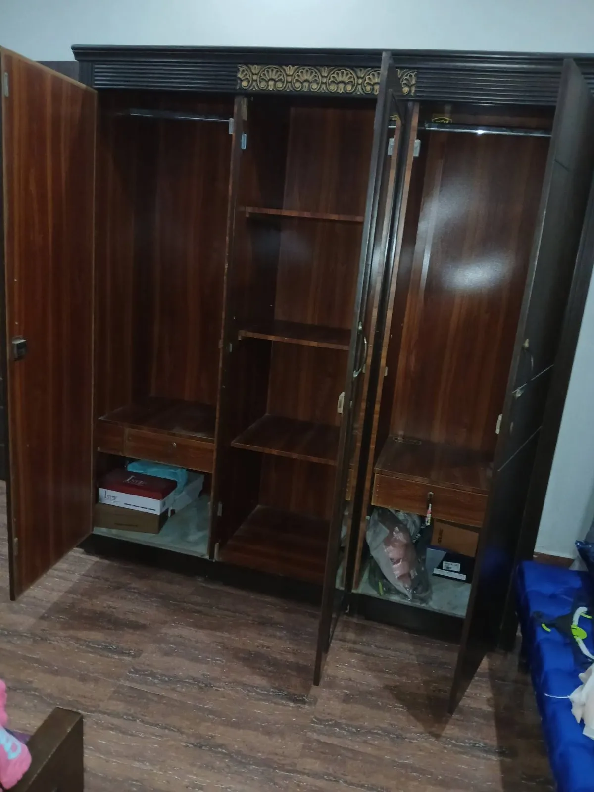 Wooden Cupboard 6X6, 10/10 condition, Scratchless, urgent sale - photo 7
