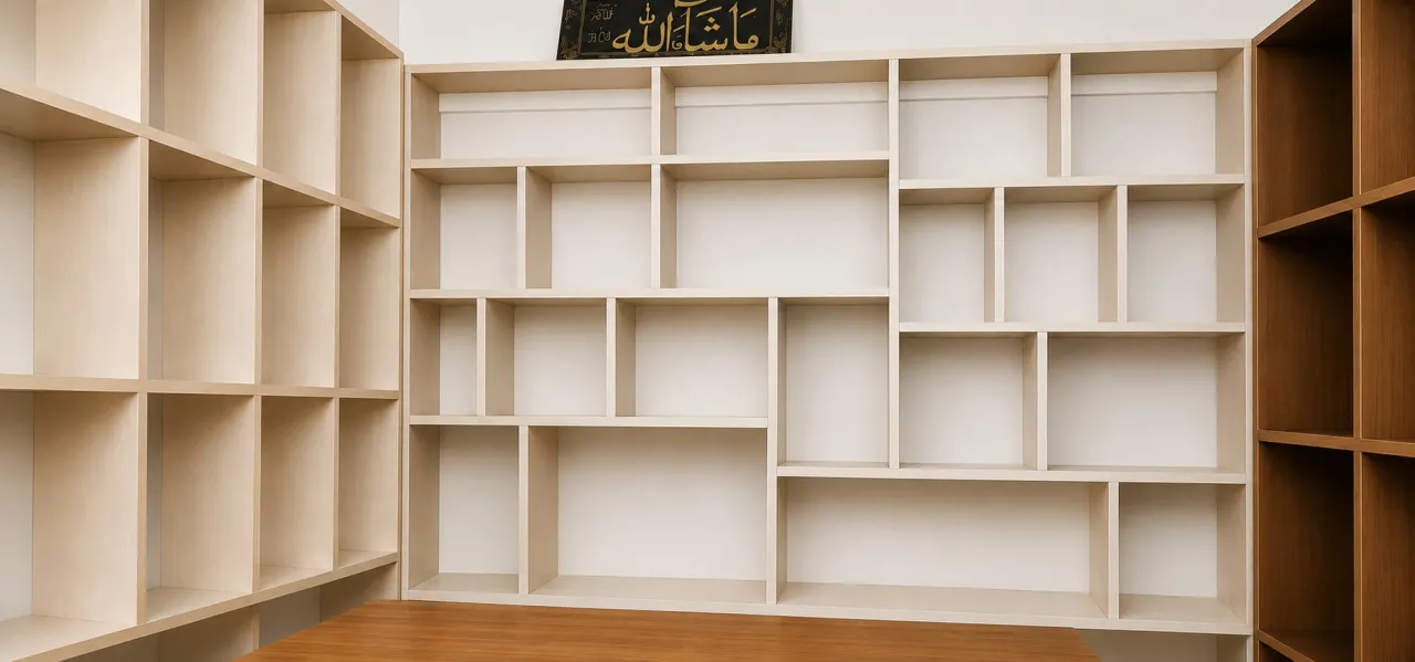 Wooden Display Rack & Glass Counter Shelf For Sale in Al-Falah Society, Karachi - photo 3