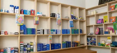 Wooden Display Rack & Glass Counter Shelf For Sale in Al-Falah Society, Karachi - photo 6