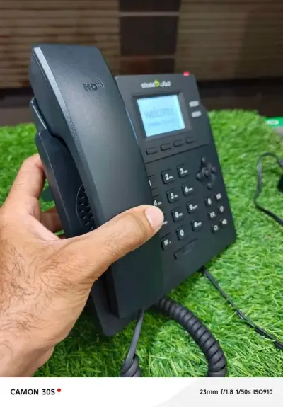 Yealink SIP-T31G Gigabit Ip and Landline Phone UK imported 10/10 - photo 4